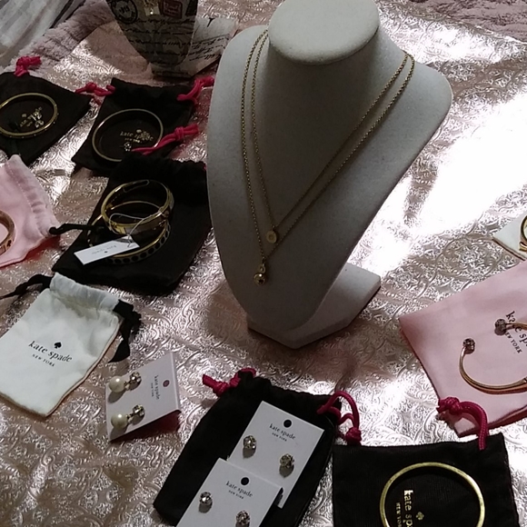 ⏬NWOT KATE SPADE DOUBLE PEARL NECKLACE W/BAG - Picture 5 of 13